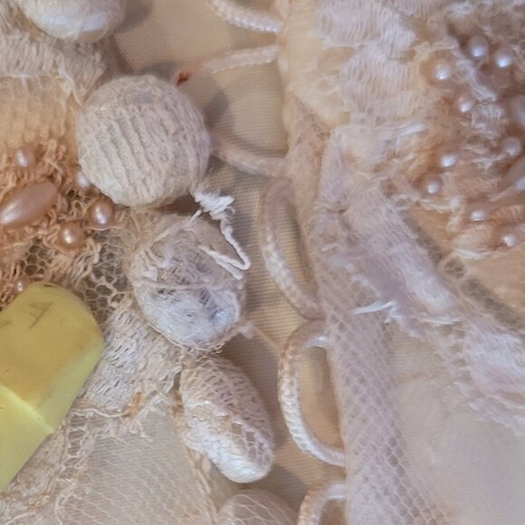 Vintage 1957 Wedding Gown & Juliet Cap - Picture 12 of 16